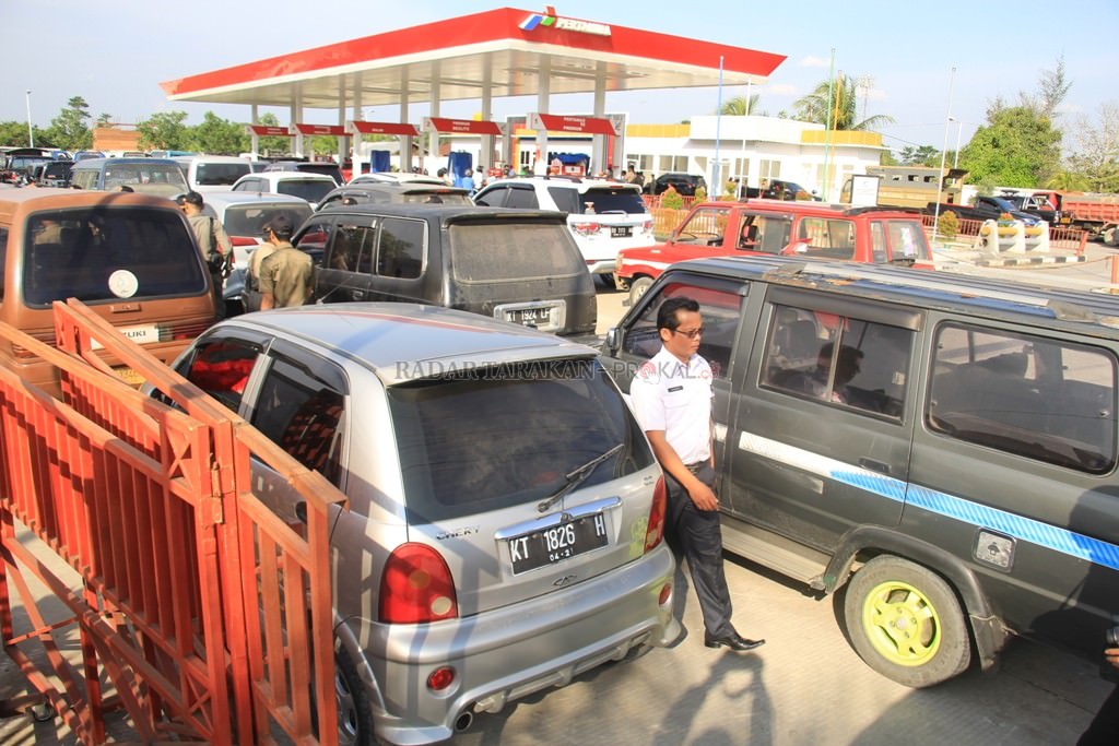 antrean-bbm-kembali-mengular