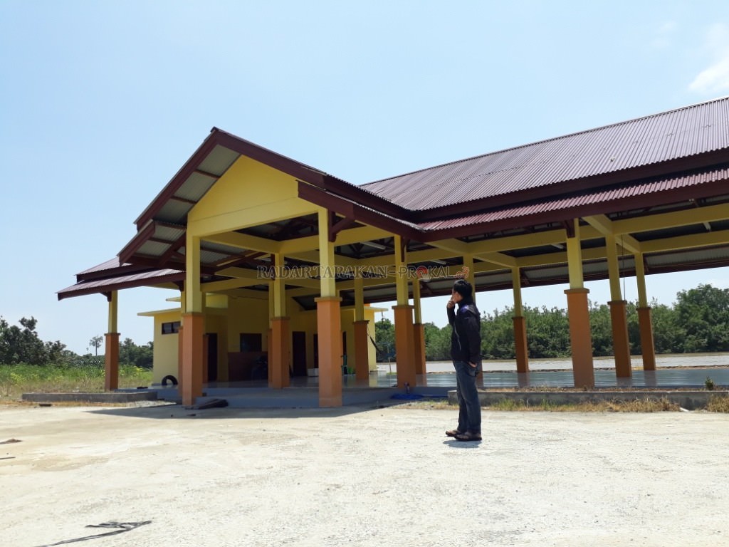 bongkar-muat-hasil-perikanan-harus-di-tpi
