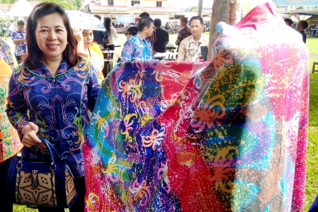 perwarnaan-batik-malinau-menarik-perhatian-unibraw
