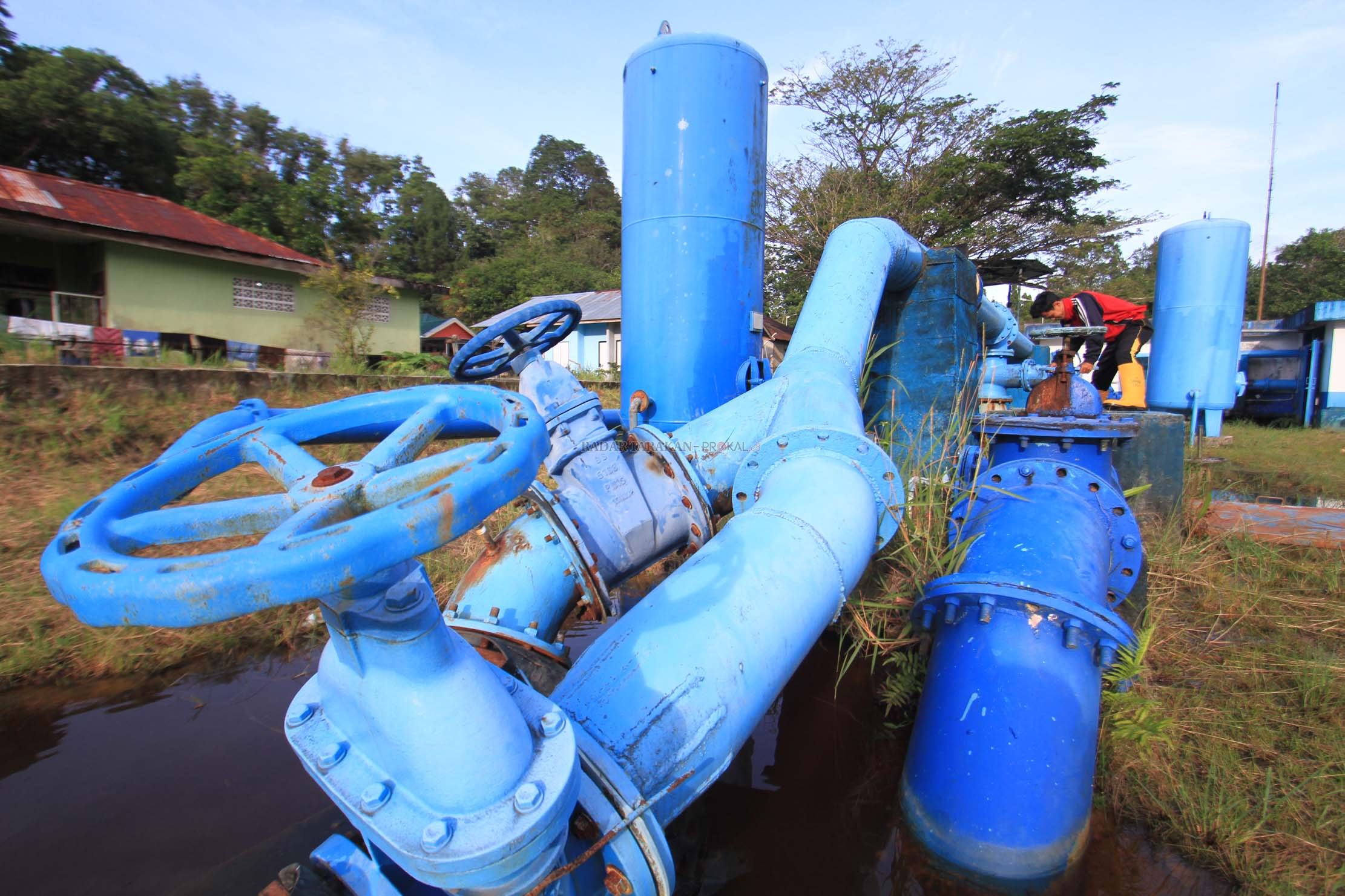 stok-air-aman-terkendala-alat-distribusi