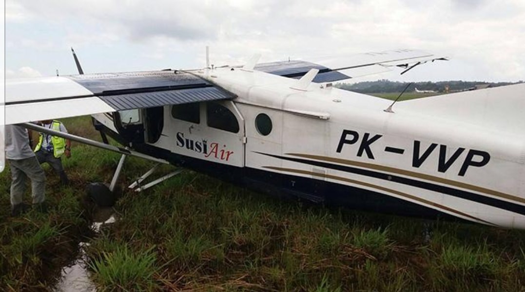 breaking-news-pesawat-susi-air-tergelincir-di-krayan