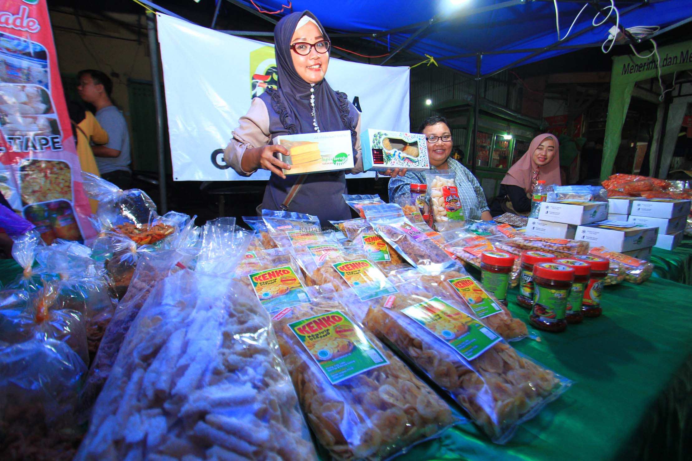 cake-lapis-terap-dan-sambal-dayak-jadi-unggulan