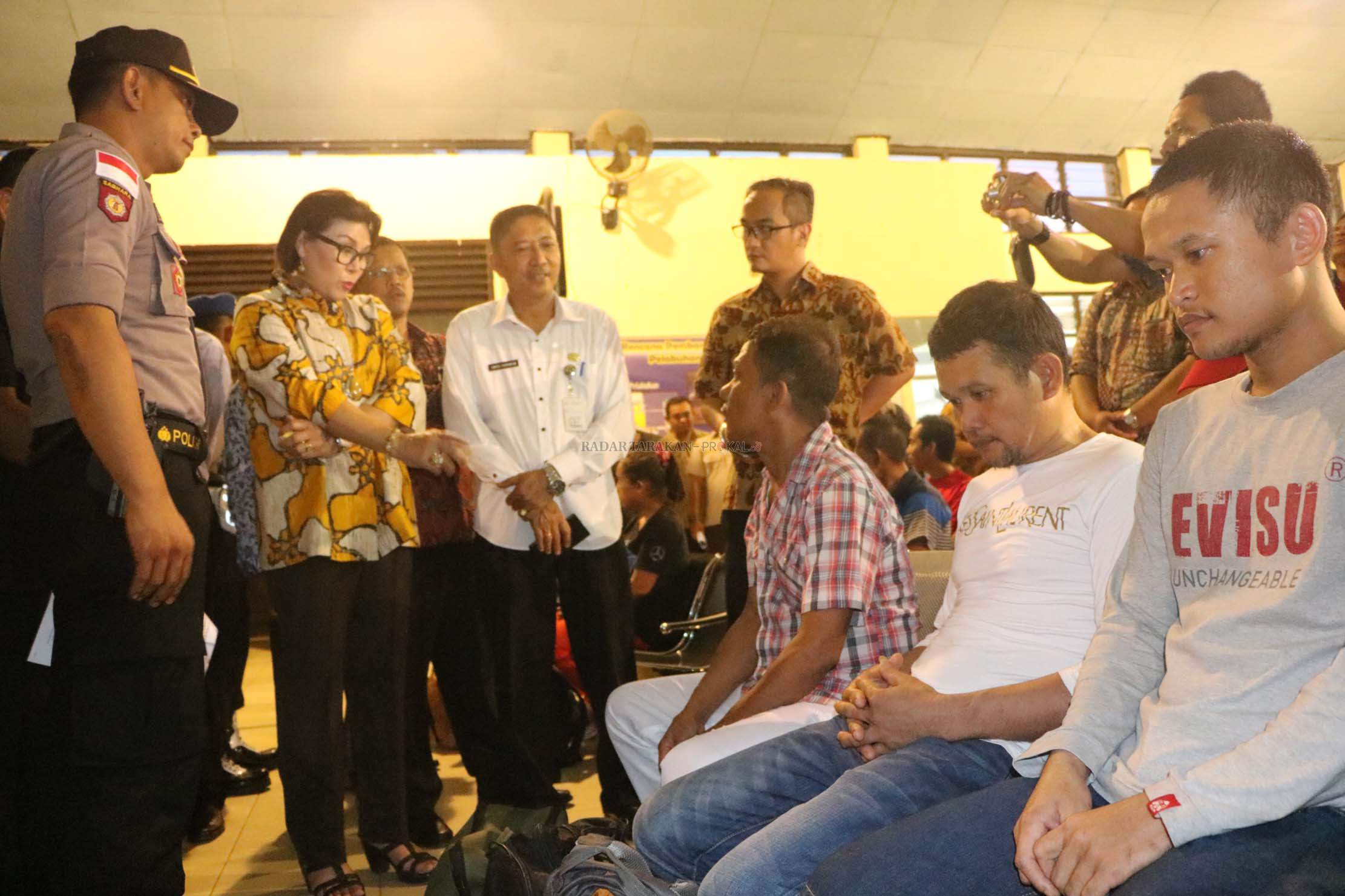 puluhan-wni-dipulangkan-paksa