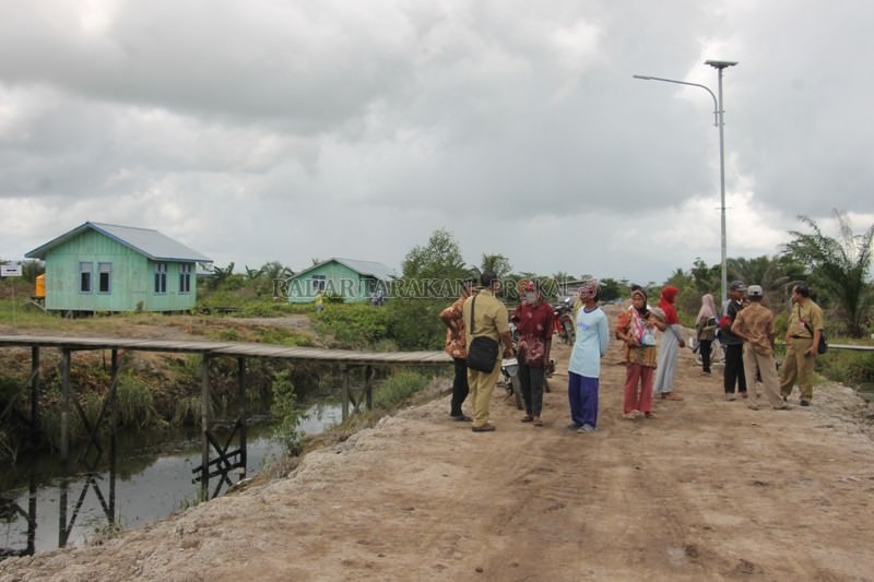 kasihan-warga-transmigran-mengeluh-jalan-rusak-parah