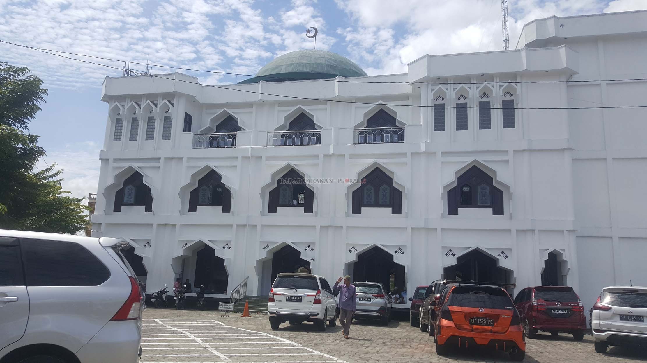 al-maarif-berkembang-di-tengah-ancaman-krisis-moneter