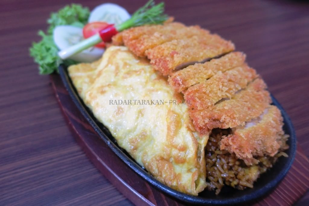 nasi-goreng-chicken-katsu