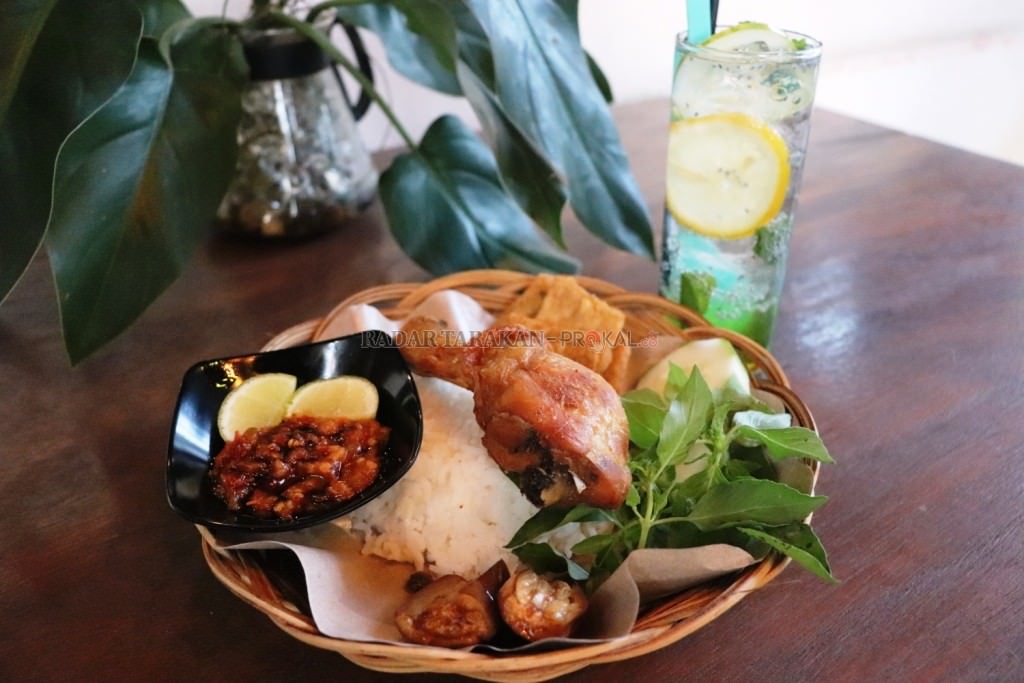 ayam-penyet-sambal-terasi