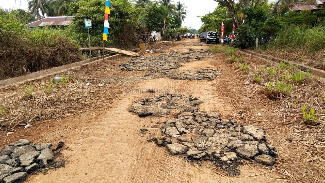 pemerintah-benahi-jalan-rusak