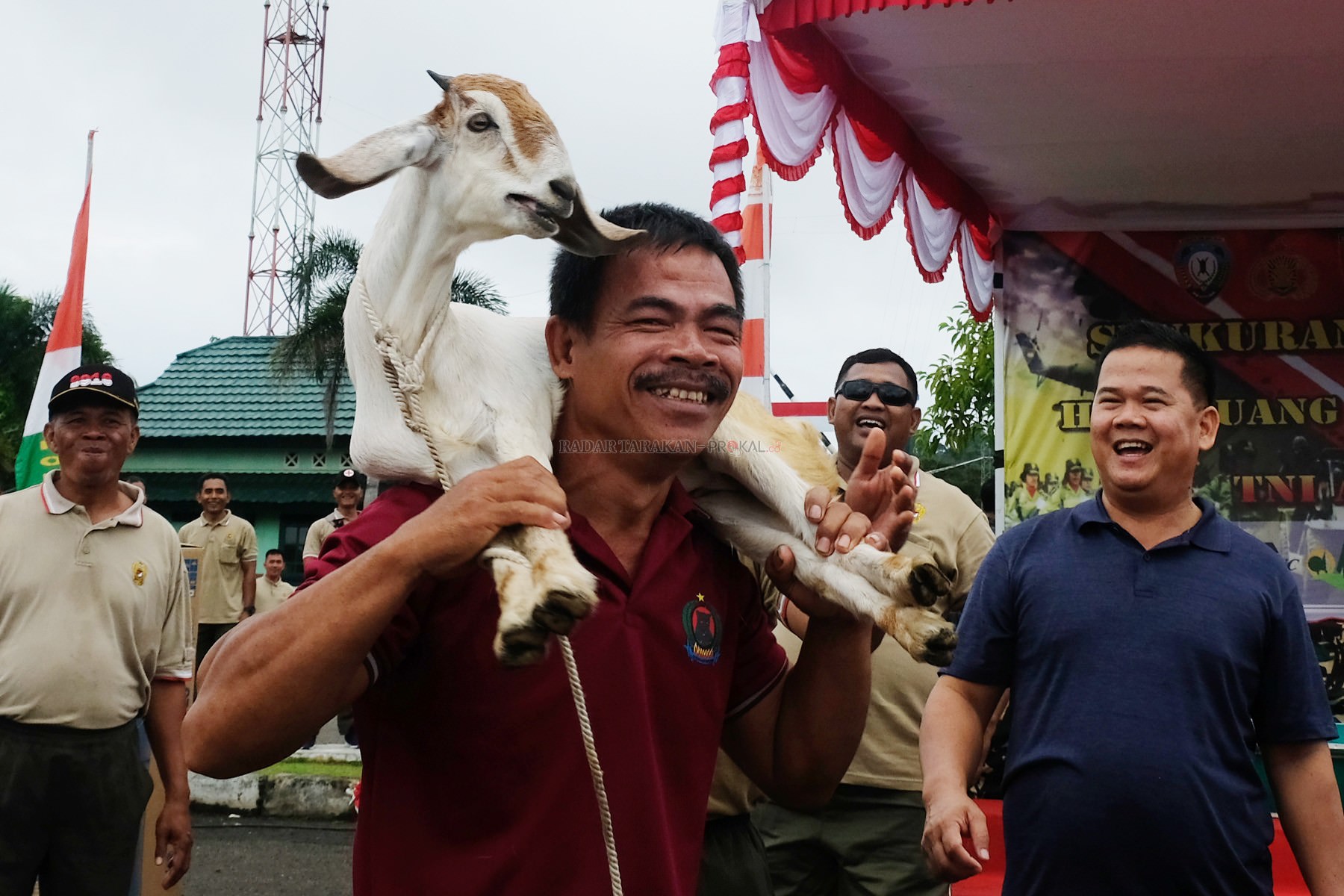hadiah-jalan-santai-kambing-terus-merengek