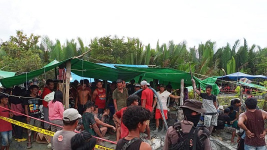 tambang-ilegal-makan-korban-lima-penambang-emas-terjebak-di-lubang