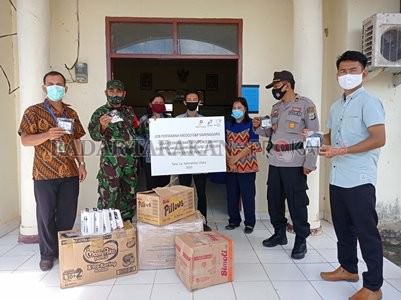 job-simenggaris-bagi-bagi-ribuan-masker