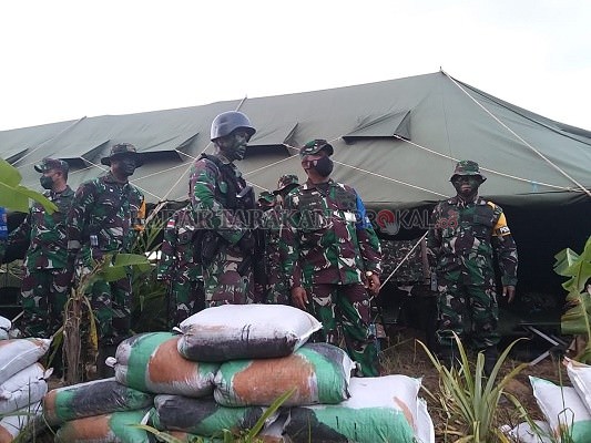 raider-613rja-amankan-perbatasan-papua-nugini