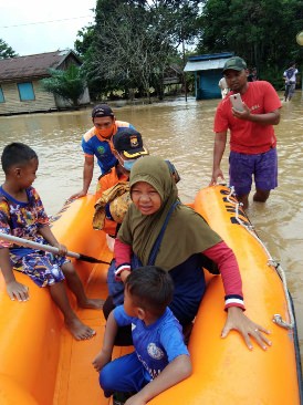 15-rt-di-wonomulyo-terendam-banjir-ketinggian-mencapai-1-2-meter