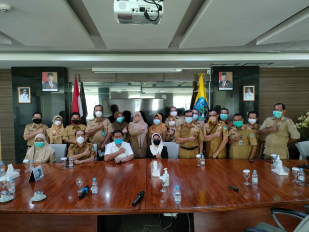 SERAP ASPIRASI: Anggota DPR RI Dapil Kaltara Hasan Saleh bersama manajemen dan Anggota Dewan Pengawas RSUD dr. H. Jusuf SK. (WIWI/RADAR TARAKAN)