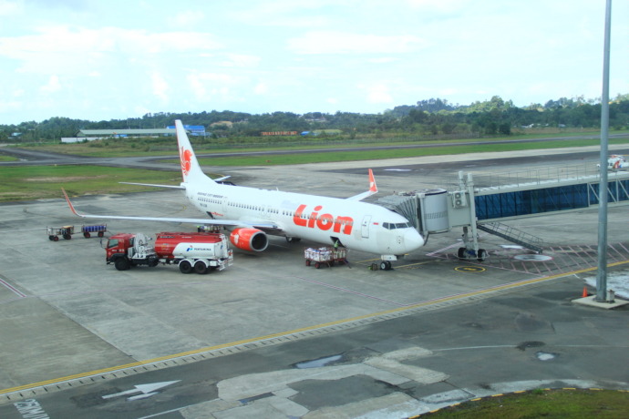 ARUS MUDIK: Lion Air saat landing di Bandara Juwata Tarakan. FOTO: IFRANSYAH/RADAR TARAKAN