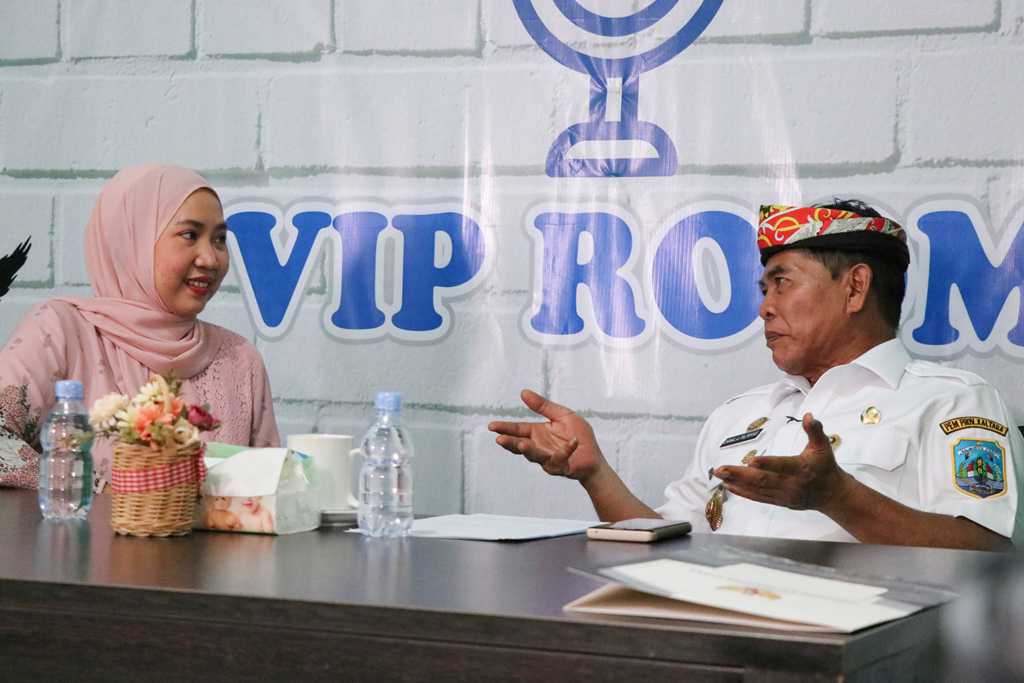 DIALOG RINGAN: Gubernur Kaltara mengikuti program talkshow oleh salah satu media di Tanjung Selor, Rabu (15/6) petang.