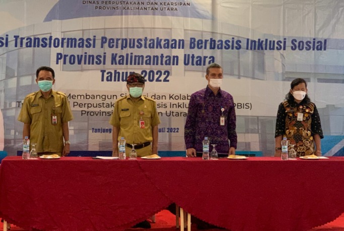 DORONG LITERASI: Indeks literasi dan tingkat kegemaran membaca di Kaltara masih terpaut jauh dari target nasional. Pemprov Kaltara terus mendorong berbagai program kepustakaan. FOTO: DKISP KALTARA