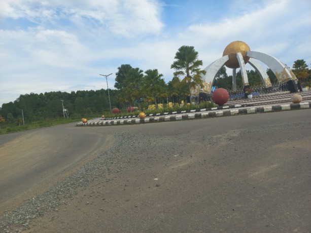 DISETUJUI: Pemkab Tana Tidung segera menindaklanjuti SK Menteri LHK dengan sosialisasi rencana pembangunan pusat pemerintahan di sekitar Bundaran Seludau.(Foto:SOPIAN HADI/RADAR TARAKAN)