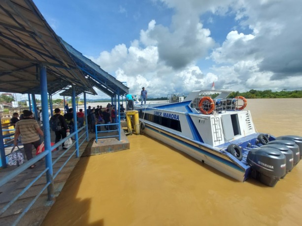 KEBIJAKAN BARU: Harga tiket speedboat reguler disesuaikan pasca pemerintah menetapkan harga BBM.(RADAR KALTARA)