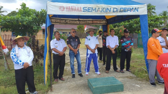 APRESIASI: Anggota DPRD Kabupaten Bulungan, Dwi Sugiarto menghadiri peringatan Hari Guru Nasional dan HUT PGRI ke - 77 tahun 2022.( DOKUMENTASI DPRD BULUNGAN)