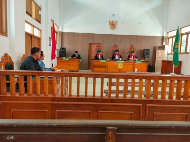 ALUR HUKUM: Setelah melalui proses persidangan di Pengadilan Negeri Nunukan akhirnya PT Pipit Mutiara Jaya dinyatakan menang atas PT Sebatas Inti Lestari.