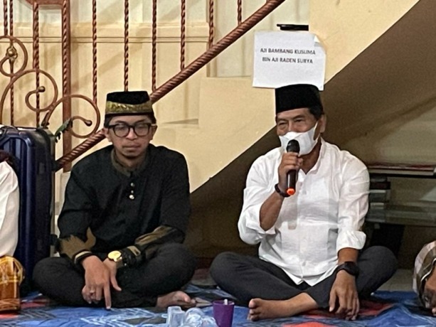 TAHLILAN: : Gubernur Kaltara Drs. Zainal Arifin Paliwang, S.H., M.Hum menghadiri tahlilan di rumah almarhum.