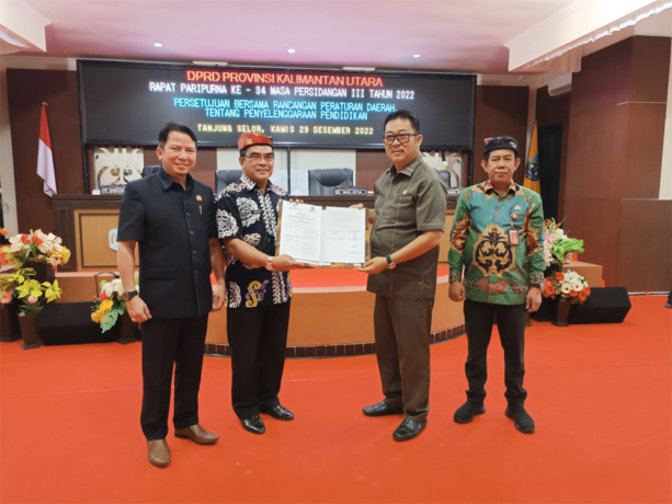 RADAR KALTARA PAYUNG HUKUM: Legislatif meminta setiap perda yang dibentuk segera ditindaklanjuti oleh eksekutif dengan membuat pergub.