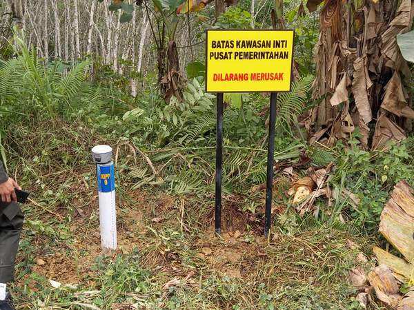 Seiring masifnya pembangunan infrastruktur, cukup banyak hunian baru yang berdiri di area konsesi Kawasan Inti Pusat Pemerintahan (KIPP) IKN. Bangunan liar itu diduga baru berdiri setelah UU IKN disahkan pada Februari 2022.