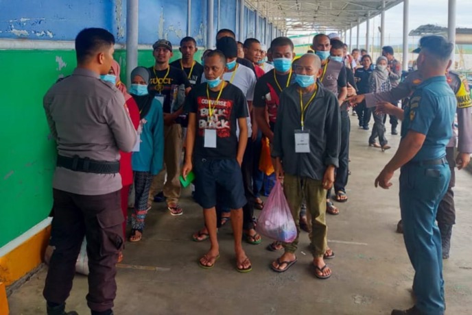 DIPULANGKAN : 24 WNI dipulangkan melalui Tawau ke Nunukan pada Kamis (2/3).