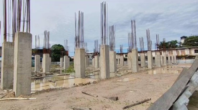 BERTAHAP: Sumber anggaran yang terbatas membuat pembangunan pasar modern dilakukan secara bertahap. (JANURIANSYAH/RADAR TARAKAN) 