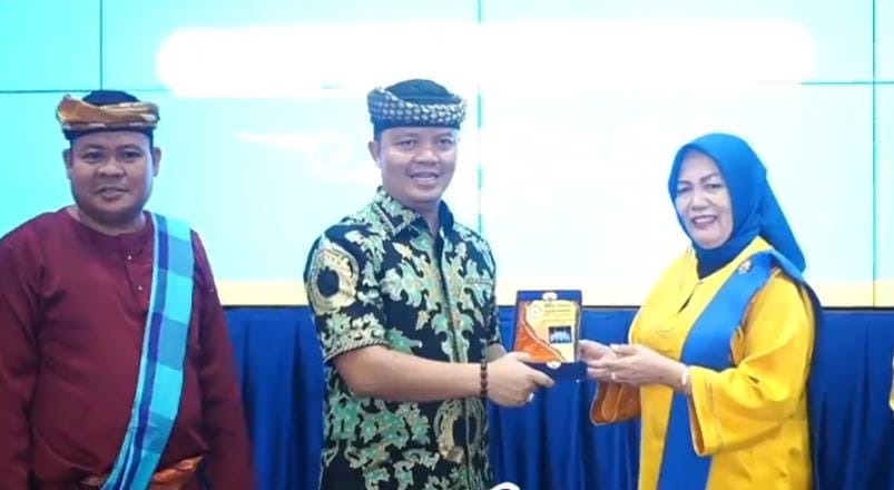 RAMAH TAMAN: Ibrahim Ali bersama FKPT Kota Tarakan.