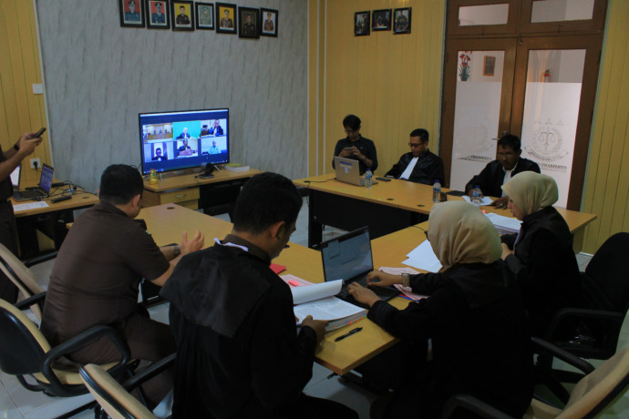 SIDANG VIRTUAL: Sidang putusan dugaan kasus korupsi septic tank digelar secara virtual, Rabu (7/6). FOTO: RIKO ADITYA/RADAR TARAKAN