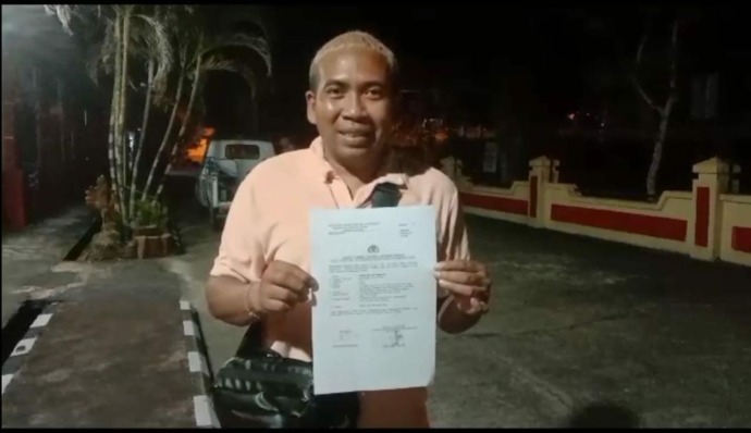 LAPORAN POLISI: Founder and Leader Animals Hope Shelter, Christian Joshua Pale saat melapor ke Polres Nunukan.