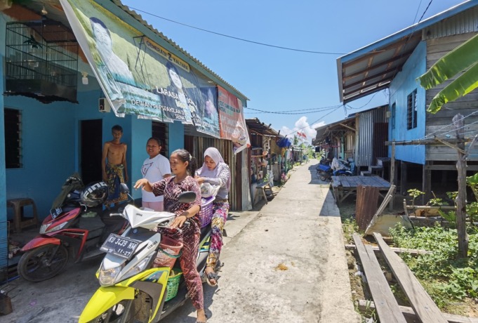 DIPERINTAH KOSONGKAN: Masyarakat yang tinggal di atas lahan eks PT Jamaker dan PT Yamaker, pasrah dan memilih meninggalkan lahan tersebut. FOTO: RIKO ADITYA/RADAR TARAKAN