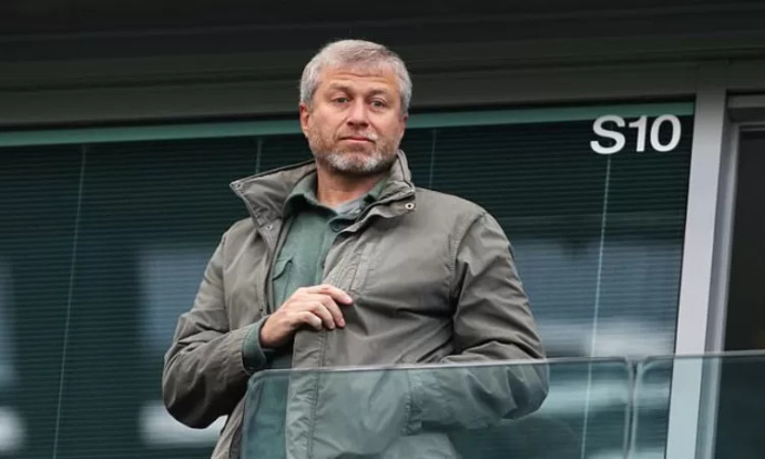 INT  MELANGGAR : Mantan pemilik Chelsea, Roman Abramovich dinilai melanggar aturan keuangan saat sedang menjalankan transisisi kepemilikan kepada pemilik baru, Todd Boehly.