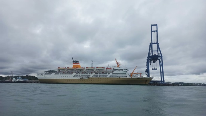 LAYANI INTERNASIONAL: Aktivitas di Pelabuhan Malundung Tarakan. Pelabuhan internasional yang dalam waktu dekat kembali akan melayani penyeberangan internasional. FOTO: RADAR TARAKAN