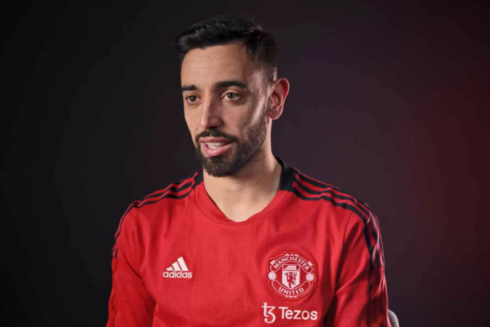 manutd.com  MINTA MAAF : Tampil buruk saat dikalahkan Bournemouth, Gelandang Manchester United, Bruno Fernandes sampaikan permintaan maaf.