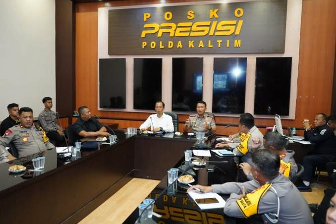 KP  RAKOR: Rakor pengamanan kedatangan capres Ganjar Pranowo, Polda Kaltim dilaksanakan demi memastikan lancarnya proses pengamanan serta deteksi dini gangguan kamtibmas.