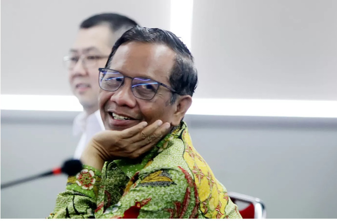 SIAP SEGALA BIDANG: Cawapres yang juga Menko Polhukam Mahfud MD. (DERY RIDWANSAH/ JAWAPOS.COM)