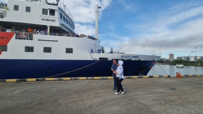 IST  RUTE BARU: Untuk pertama kali kapal feri MV Cattleya sadar di Pelabuhan Lahad Datu, Sabah, Malaysia.
