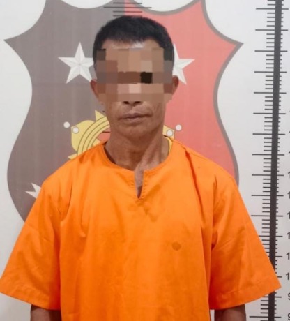 DIAMANKAN: AN (55) diamankan di Mapolres Nunukan usai diduga melakukan penganiayaan terhadap IRT. FOTO: DOK POLRES NUNUKAN