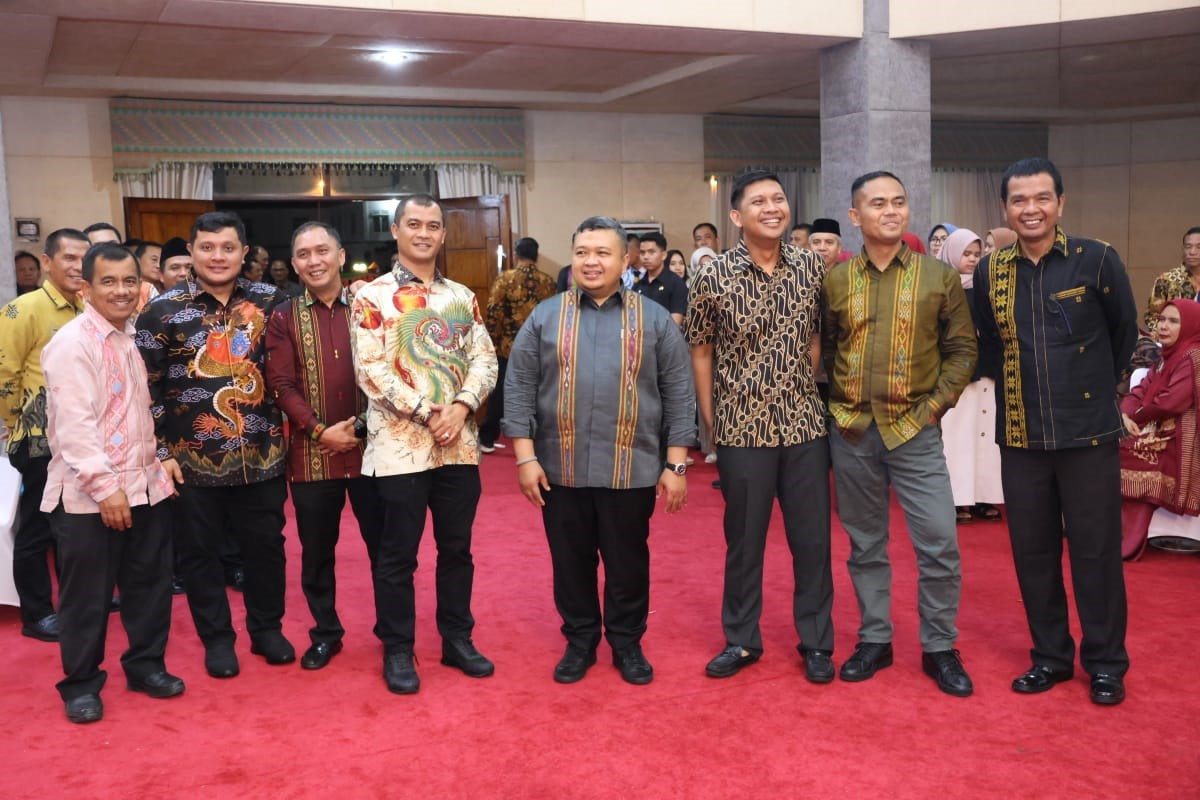 Bupati Tapsel, H.Dolly Pasaribu menghadiri malam pisah sambut Kapolres Tapsel dari AKBP Imam Zamroni kepada AKBP Yasir Ahmadi.