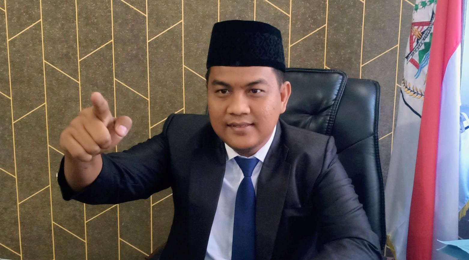 Ketua DPRD Tapteng Khairul Kiyedi Pasaribu.