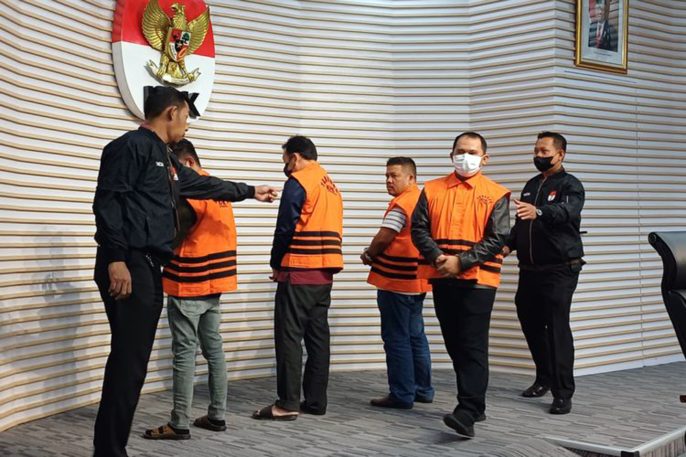 BUPATI LABUHANBATU TERSANGKA: Bupati Labuhanbatu dan 3 rekannya ditetapkan tersangka penerima suap oleh KPK.