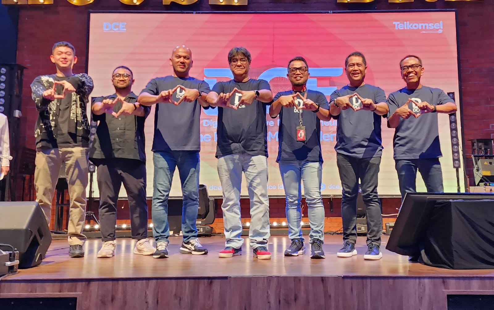 Telkomsel gelar roadhshow program Digital Creative Entrepreneurs (DCE) di kota Medan.