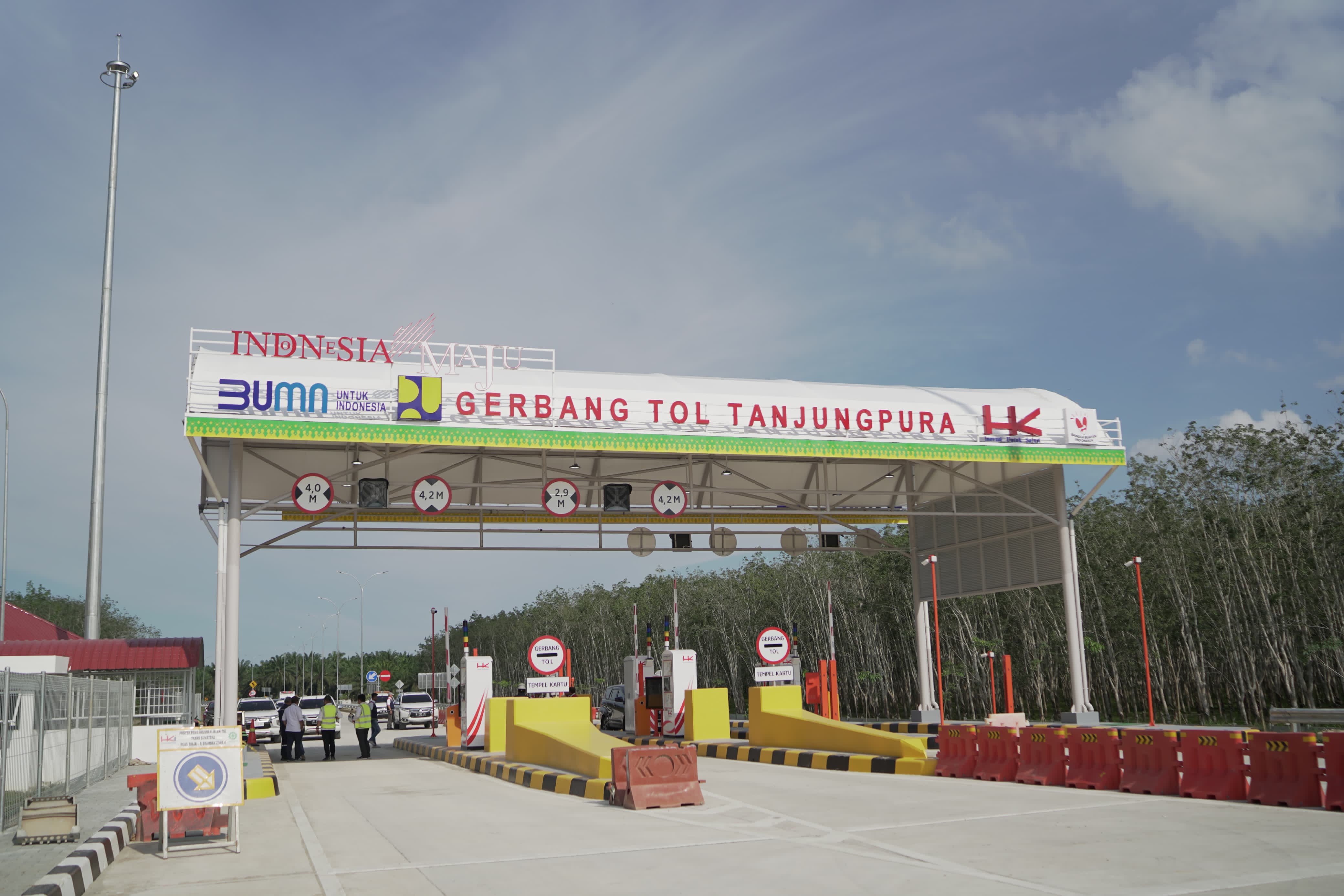 Gerbang tol Tanjung Pura. Jalan Tol Binjai &ndash; Langsa Seksi Kuala Bingai &ndash; Tanjung Pura sepanjang 19 Km akan dioperasikan tanpa tariff mulai tanggal 29 Januari 2024 Pukul 07.00 WIB.