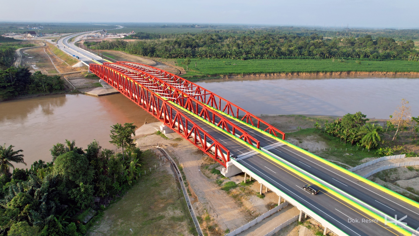 Hingga Desember 2023, akumulasi panjang Jalan Tol Trans Sumatera (JTTS) yang telah dibangun oleh Hutama Karya mencapai 951 km.