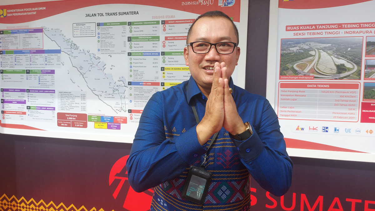 Direktur Utama Hutama Karya, Budi Harto, saat peresmian Jalan Tol Indrapura-Lima Puluh.