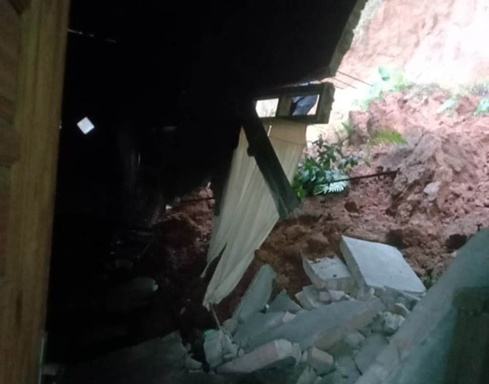Longsor di Kampung Sitanggiling, Desa&nbsp;Batu Godang, Kecamatan Angkola Sangkunur, Tapsel, Selasa (20/2/2024) sore sekira pukul 16.50 WIB.