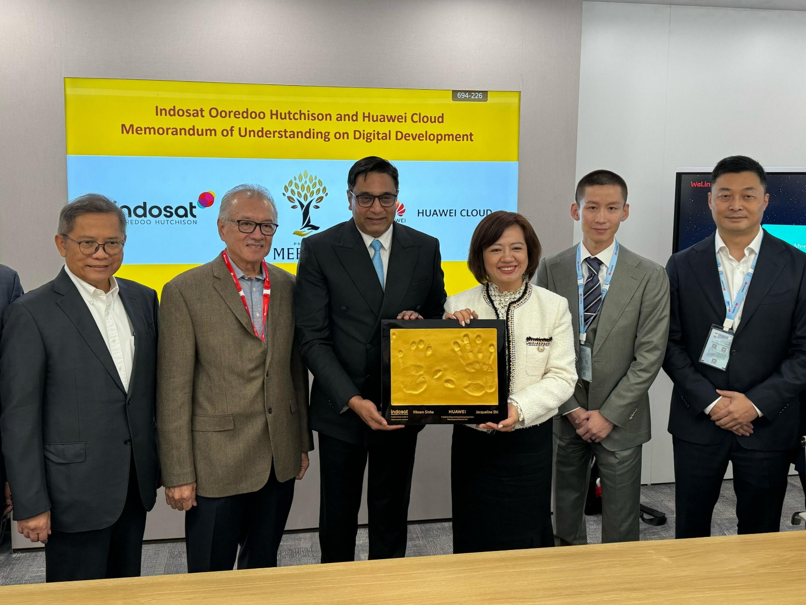 Penandatanganan MoU dilakukan pada Mobile World Congress (MWC) 2024 di Barcelona oleh Vikram Sinha, President Director and CEO Indosat Ooredoo Hutchison, dan Jacqueline Shi, President Huawei.